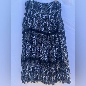 Sunny Leigh Black and White pull on tiered Skirt gypsy peasant Sz see photos